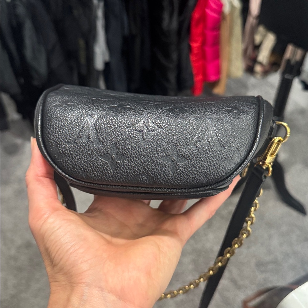 Louis Vuitton bumbag black - Picture 9 of 13